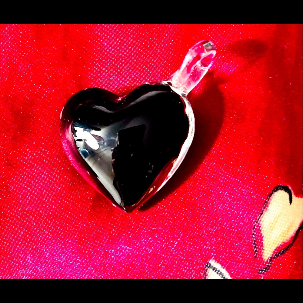 Glass black heart pendant